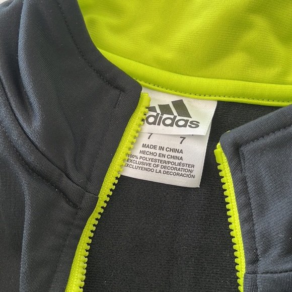 Adidas two piece set in black/green size 7 - Picture 3 of 8